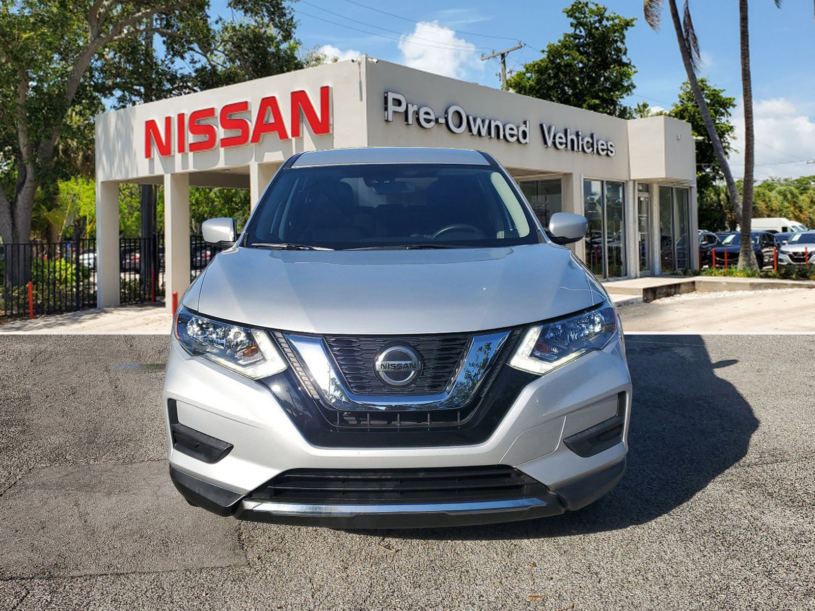 Certified 2019 Nissan Rogue S image 2