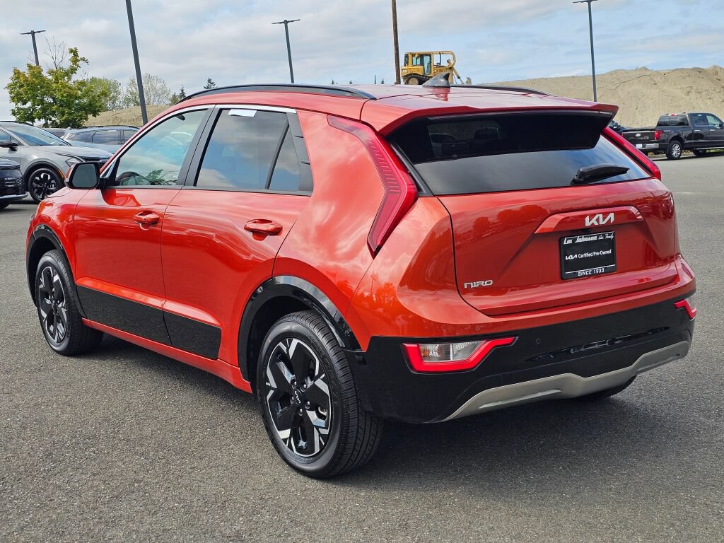 Certified 2023 Kia Niro Wind w/ Wind Preserve Package FWD image 7