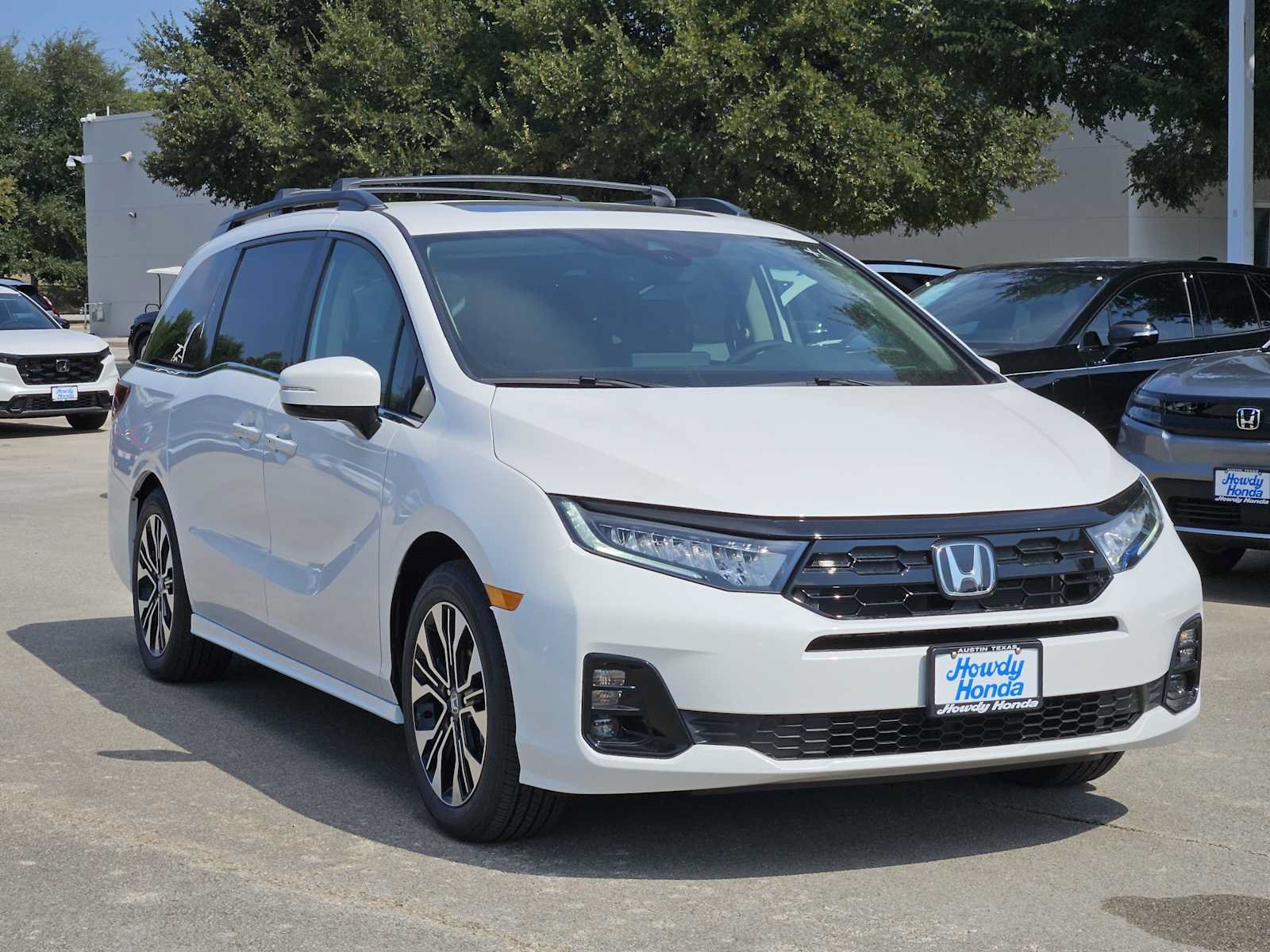 New 2026 Honda Odyssey Elite image 3