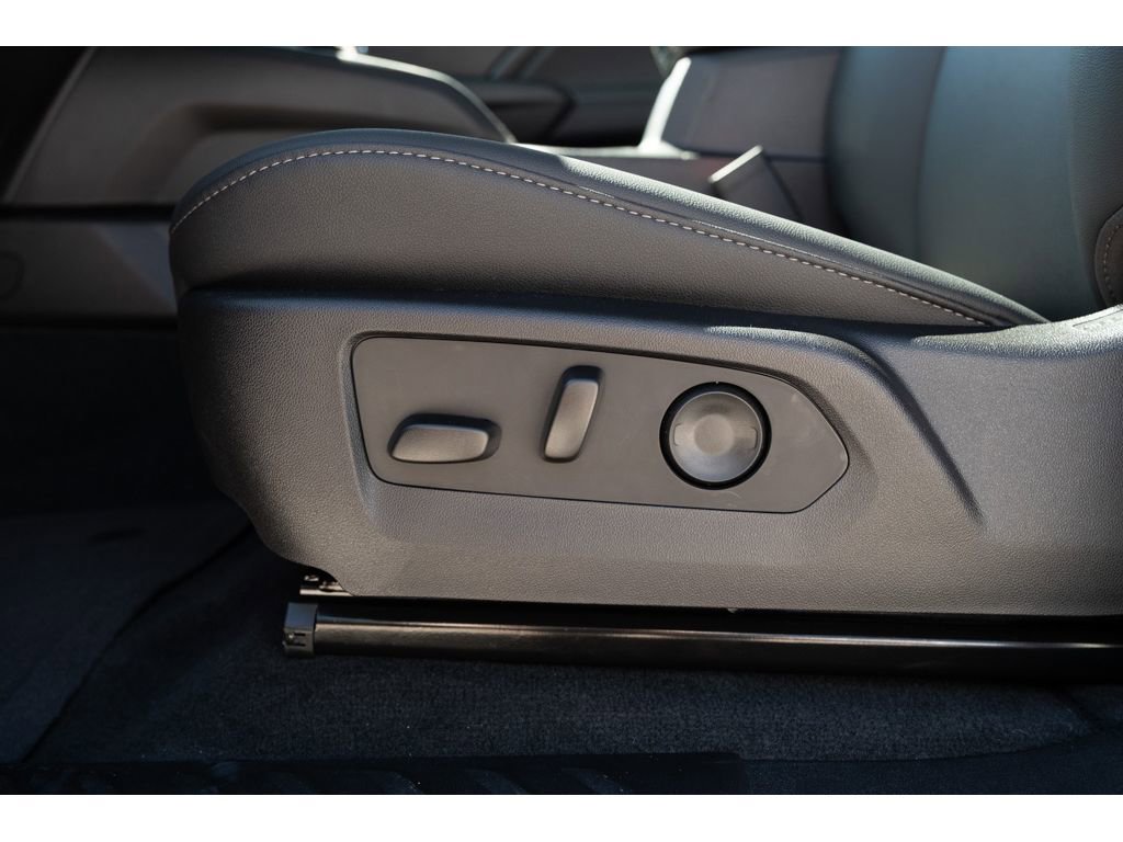 New 2026 GMC Canyon Elevation w/ Convenience Package image 14