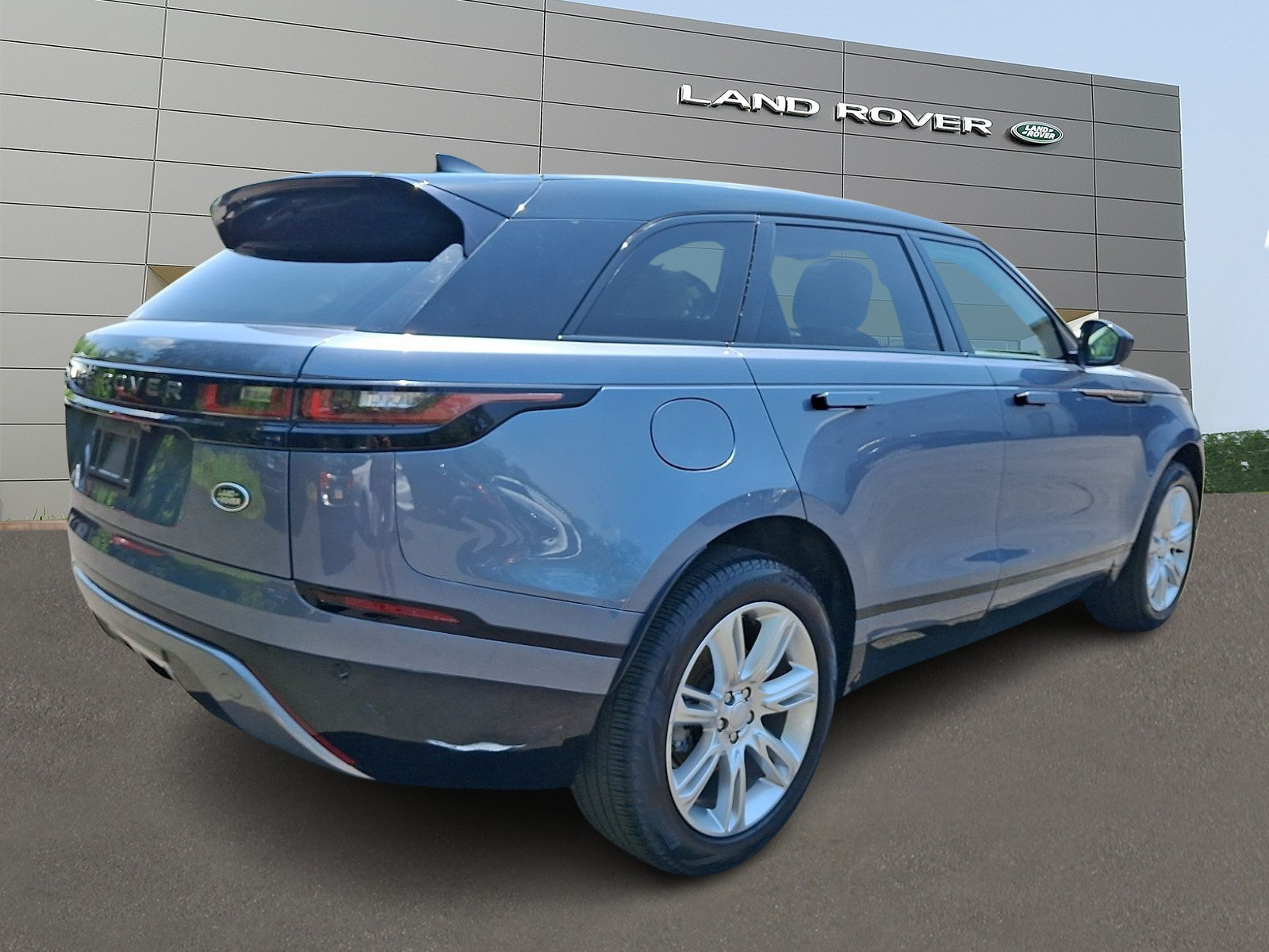 Used 2022 Land Rover Range Rover Velar R-Dynamic S AWD/4WD image 2