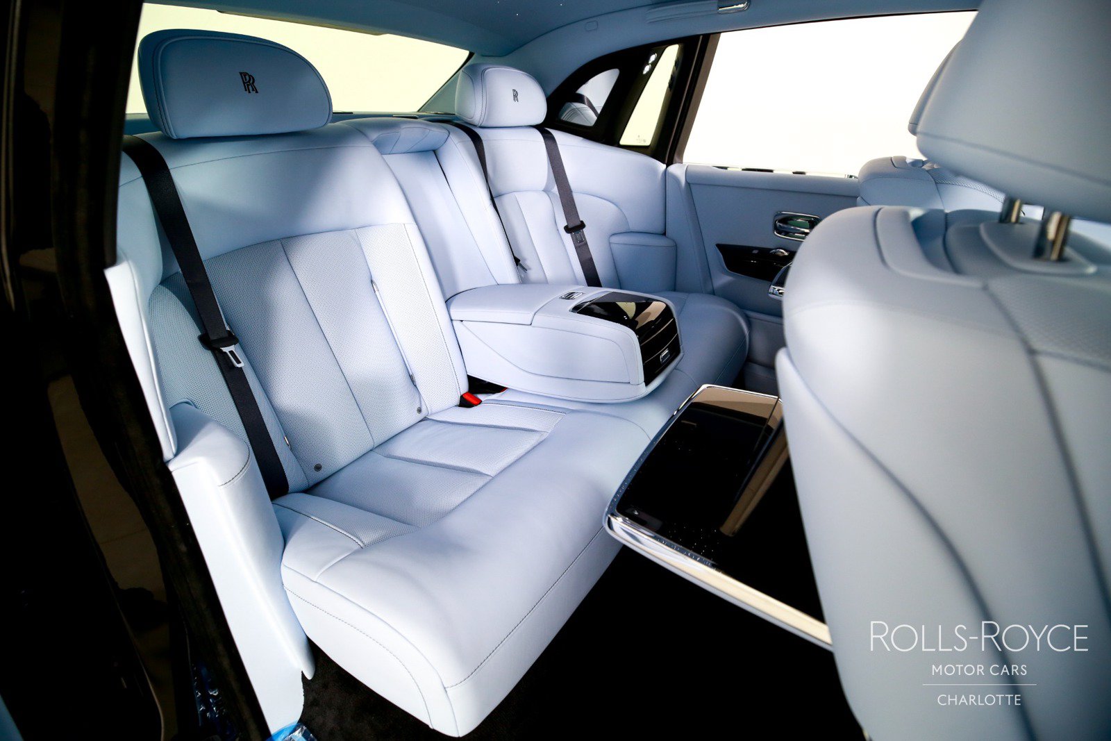 New 2027 Rolls-Royce Phantom Sedan RWD image 29