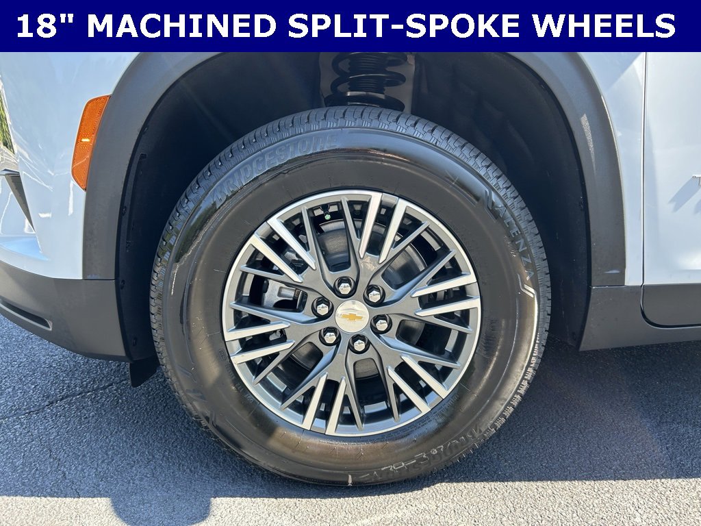 New 2026 Chevrolet Traverse LT image 8