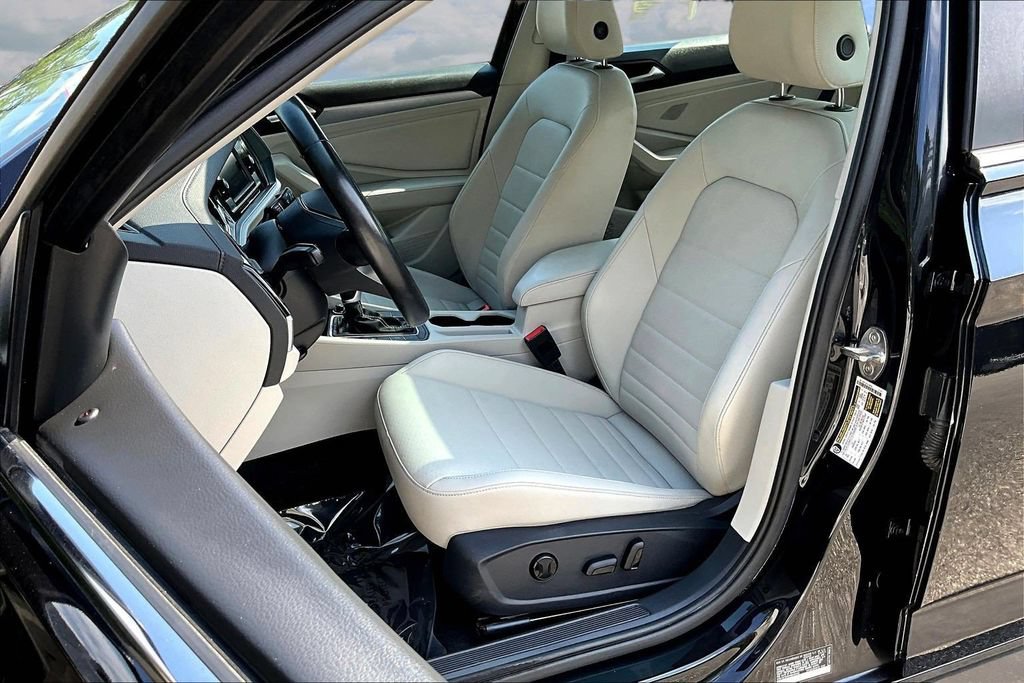 Used 2023 Volkswagen Jetta SE FWD image 22