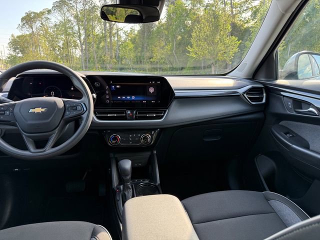 Used 2025 Chevrolet TrailBlazer LT AWD/4WD image 10