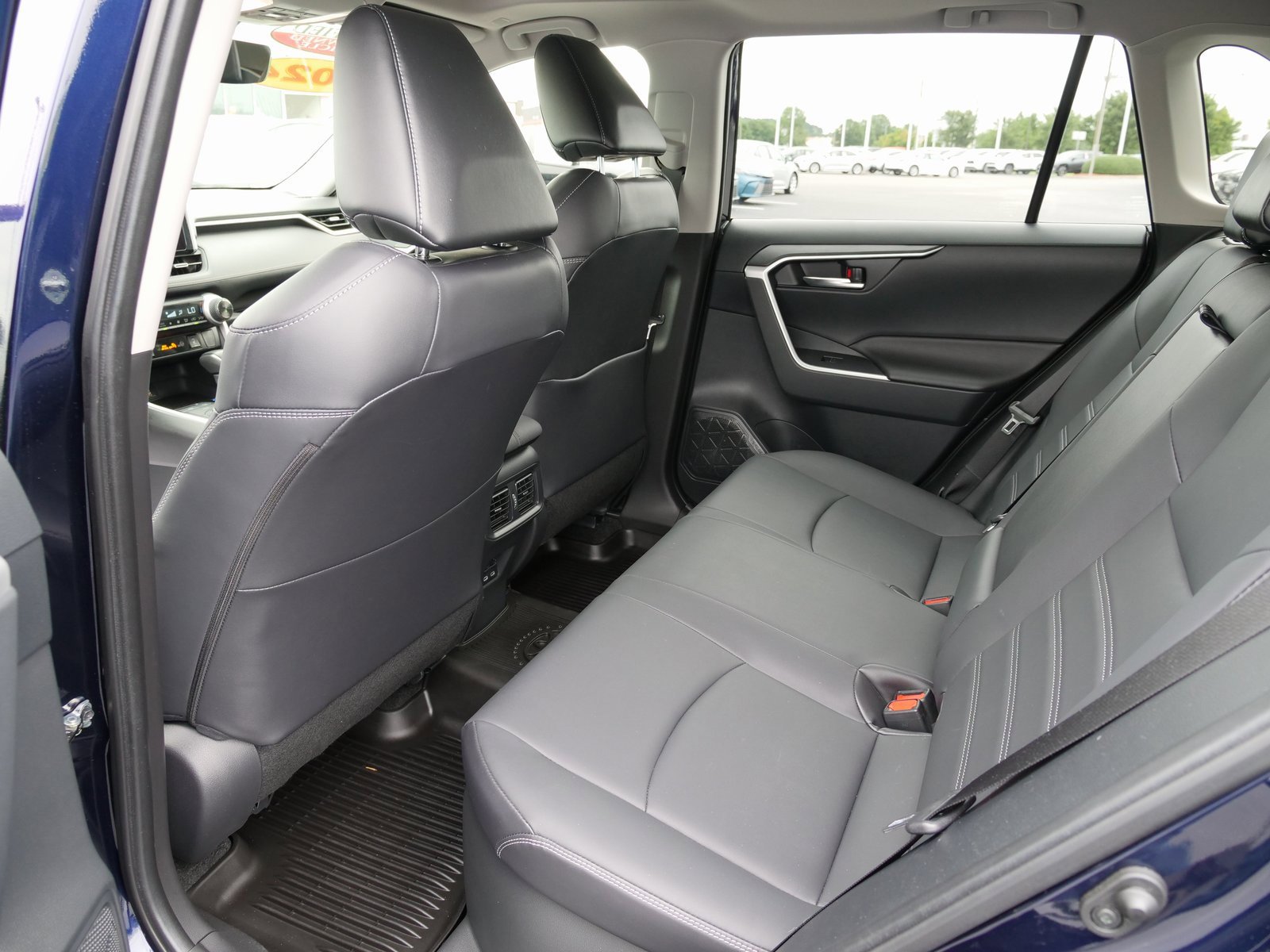 Used 2024 Toyota RAV4 XLE Premium image 14