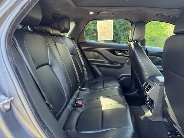Used 2019 Jaguar F-PACE Premium image 19