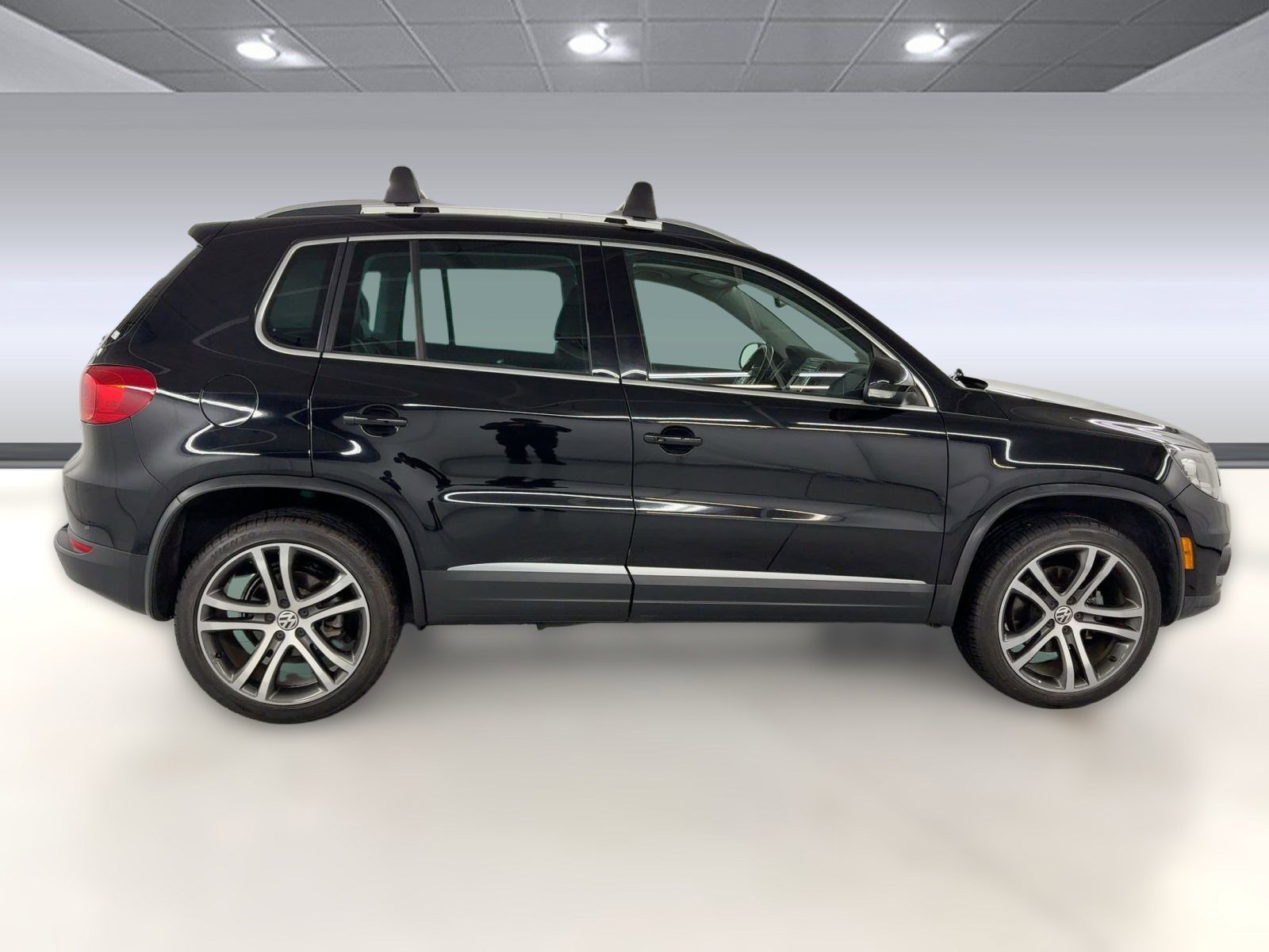 Used 2017 Volkswagen Tiguan SEL image 8