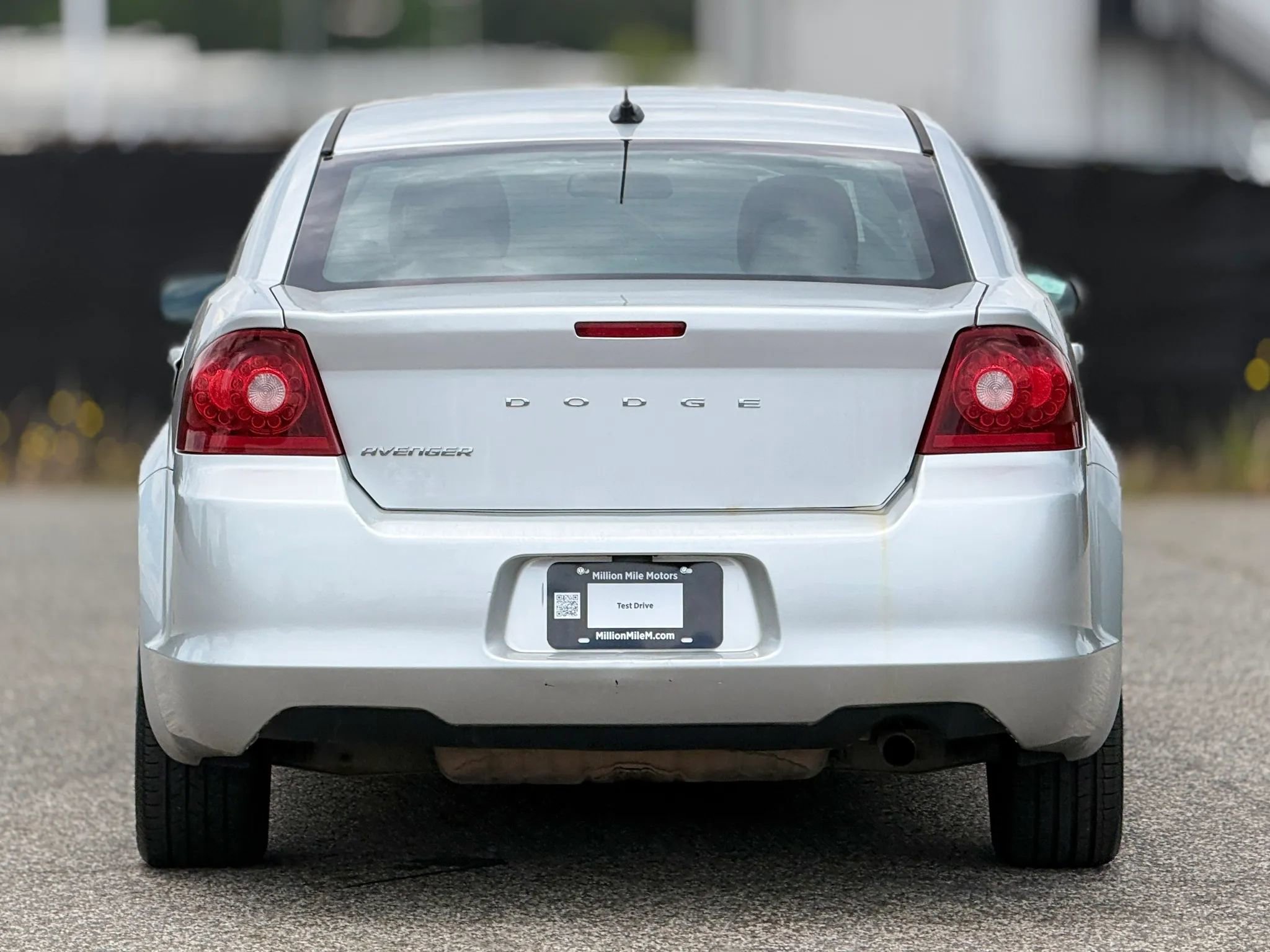 Used 2012 Dodge Avenger SE FWD image 4