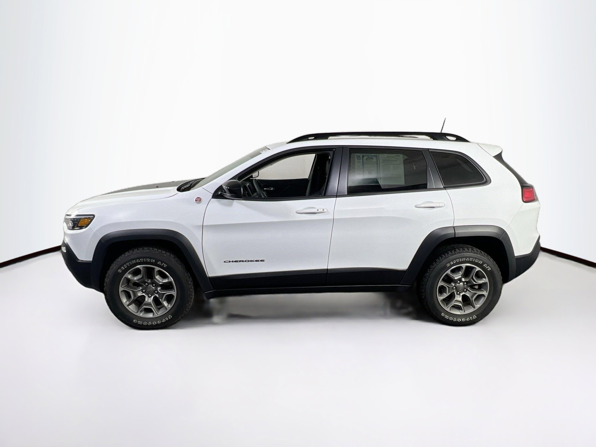 Used 2022 Jeep Cherokee Trailhawk w/ Technology Group B image 8