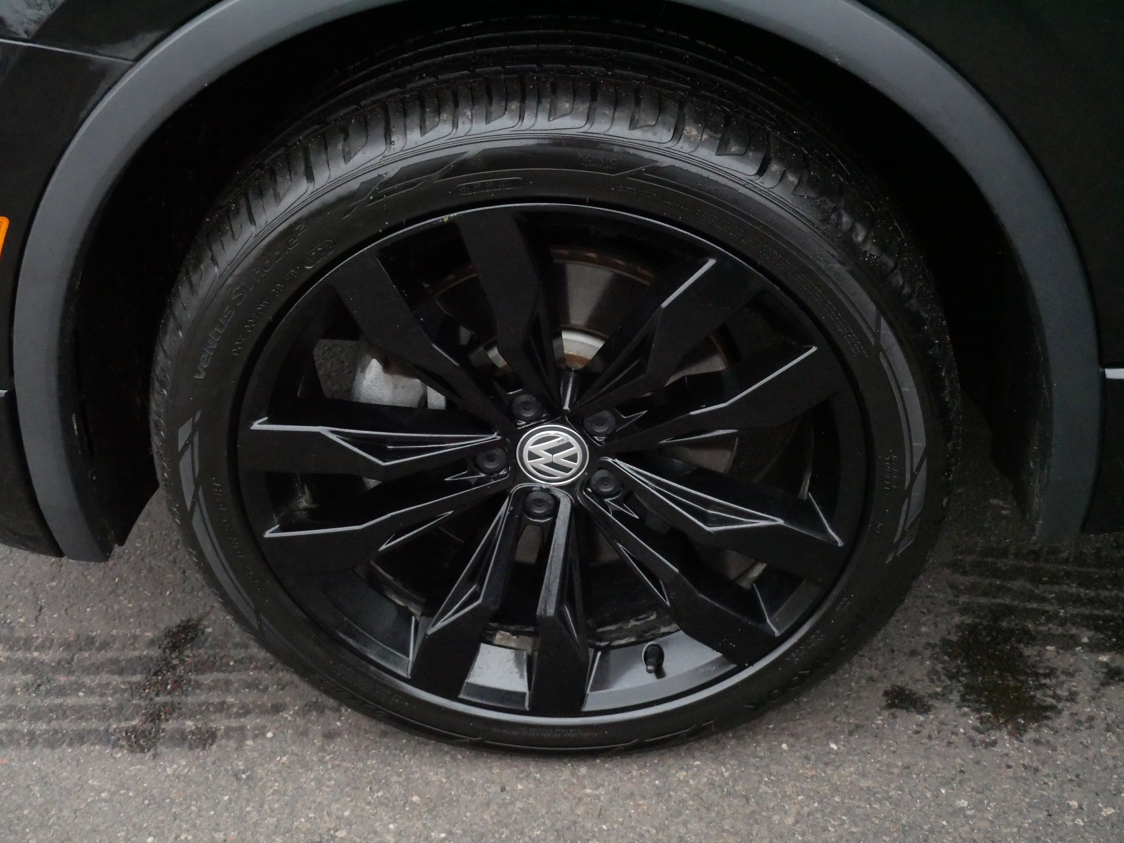 Used 2021 Volkswagen Tiguan SE R-Line image 15