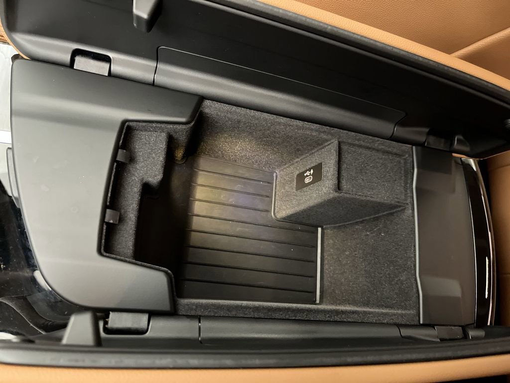 Certified 2022 BMW 530e xDrive w/ Premium Package image 21