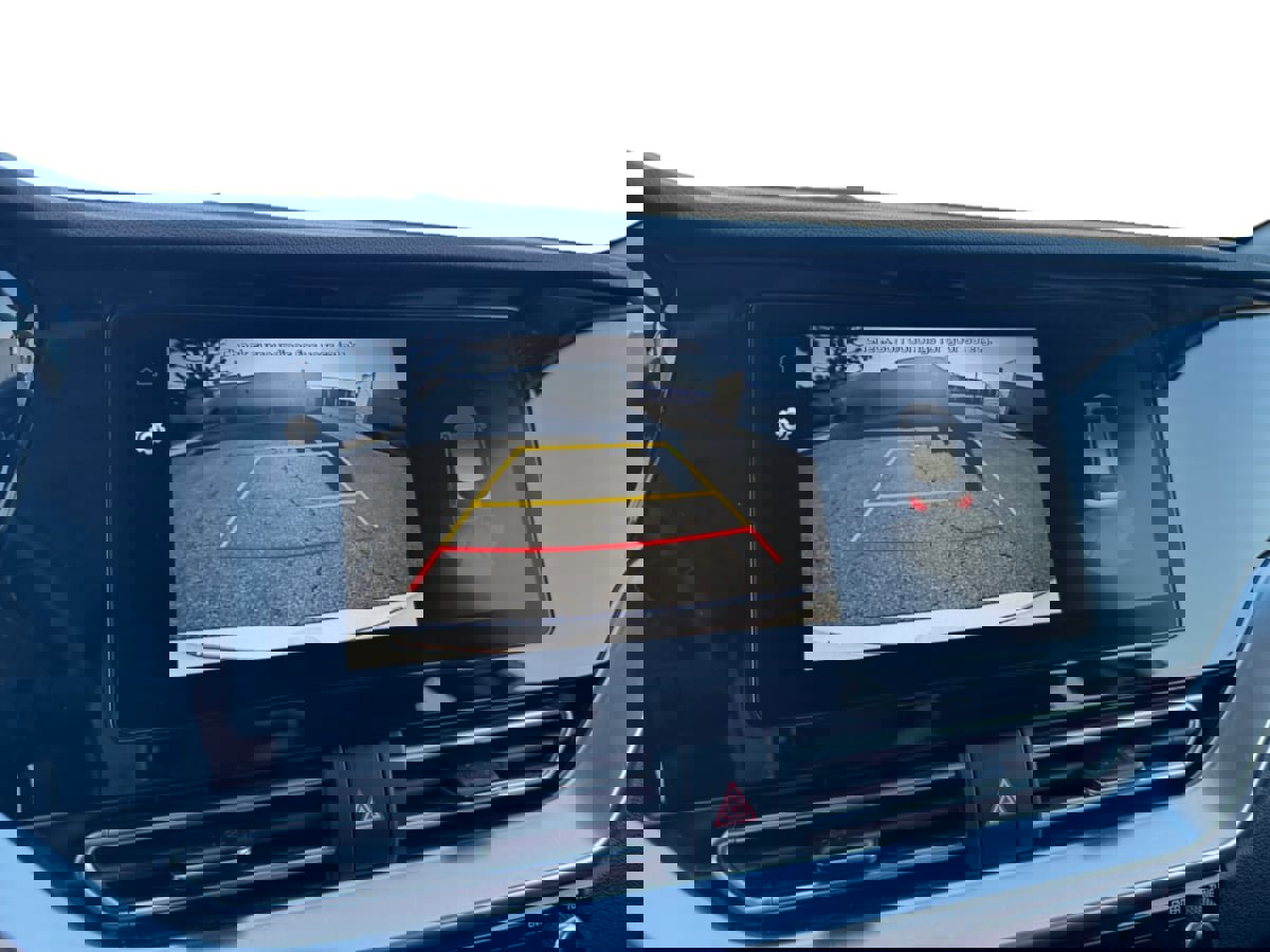 Used 2022 Kia Niro EX Premium w/ Cold Weather Package image 13