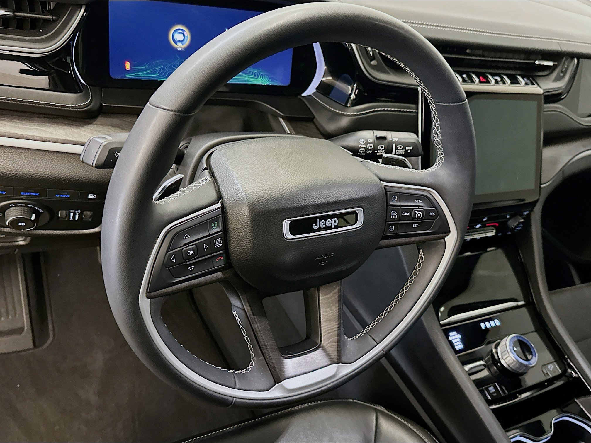 Used 2022 Jeep Grand Cherokee Limited 4xe image 18
