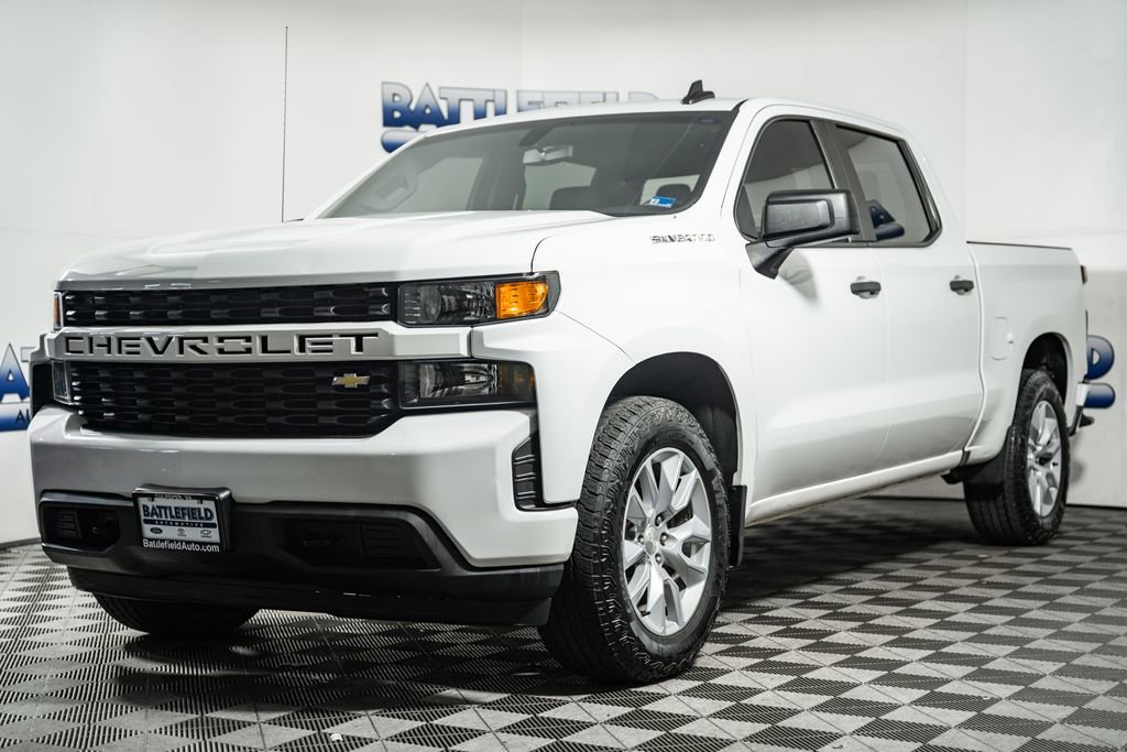 Used 2019 Chevrolet Silverado 1500 Custom w/ Custom Convenience Package image 3
