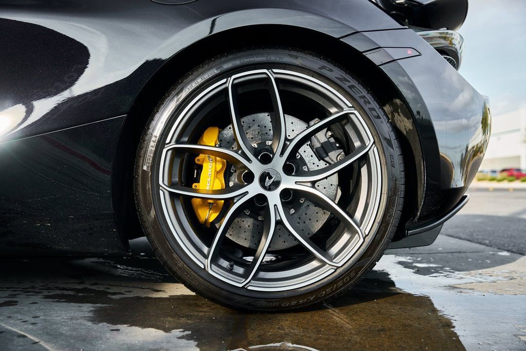 Used 2021 McLaren 720S RWD image 28