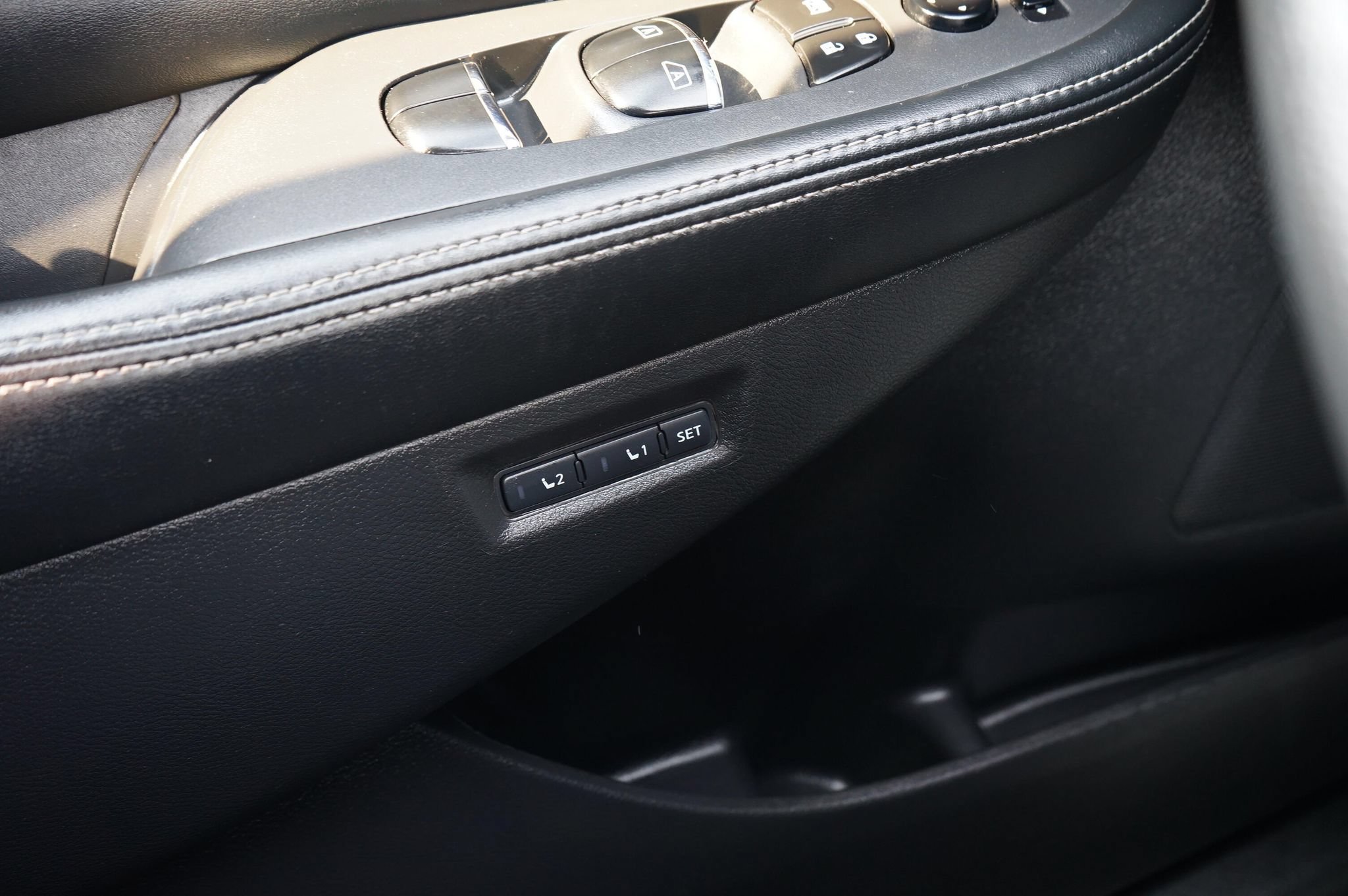 Used 2016 Nissan Murano SL AWD/4WD image 19