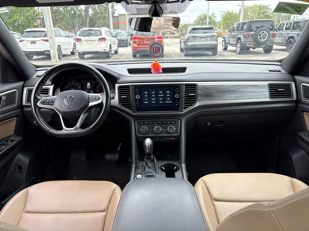 Used 2020 Volkswagen Atlas Cross Sport SE w/ Panoramic Sunroof Package image 7