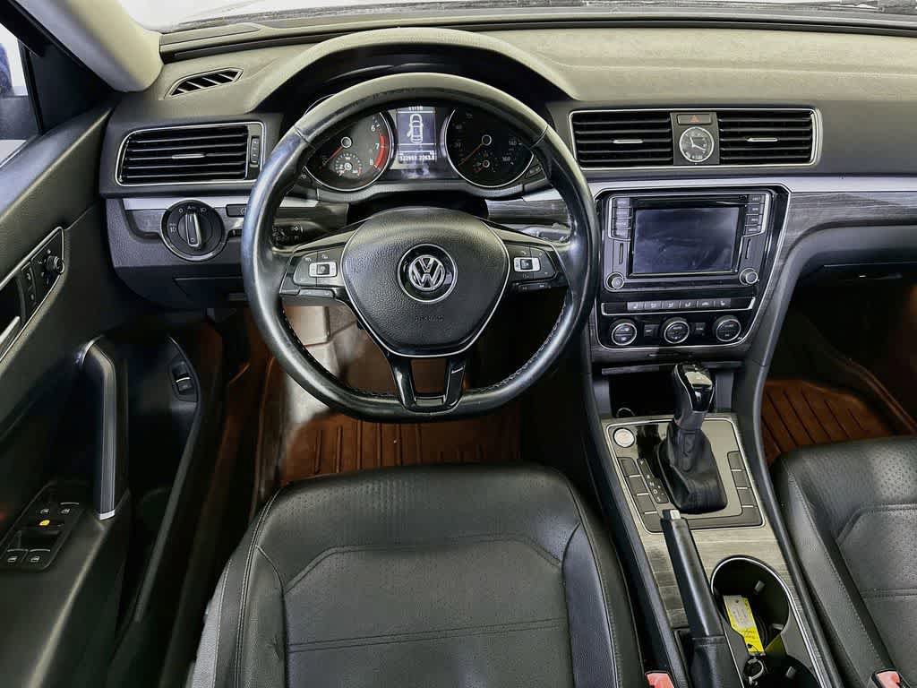 Used 2016 Volkswagen Passat 1.8T SE FWD image 10