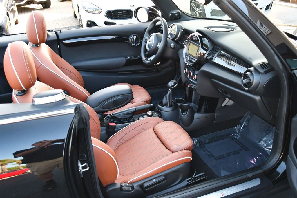 Used 2018 MINI Cooper S image 19