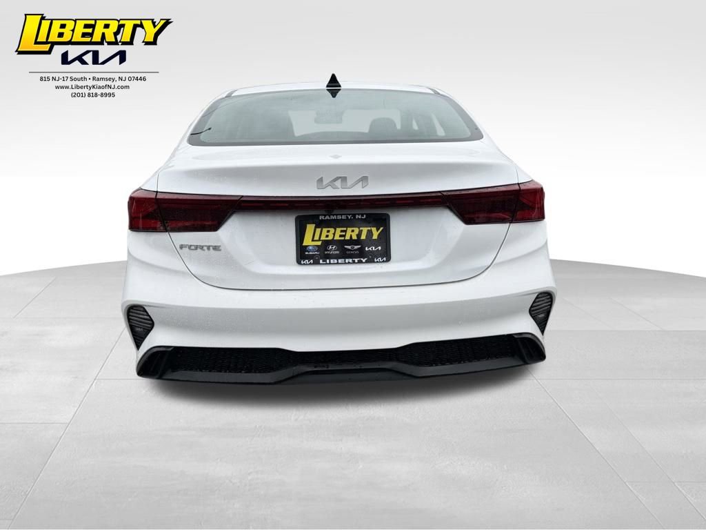 Used 2024 Kia Forte LXS image 6