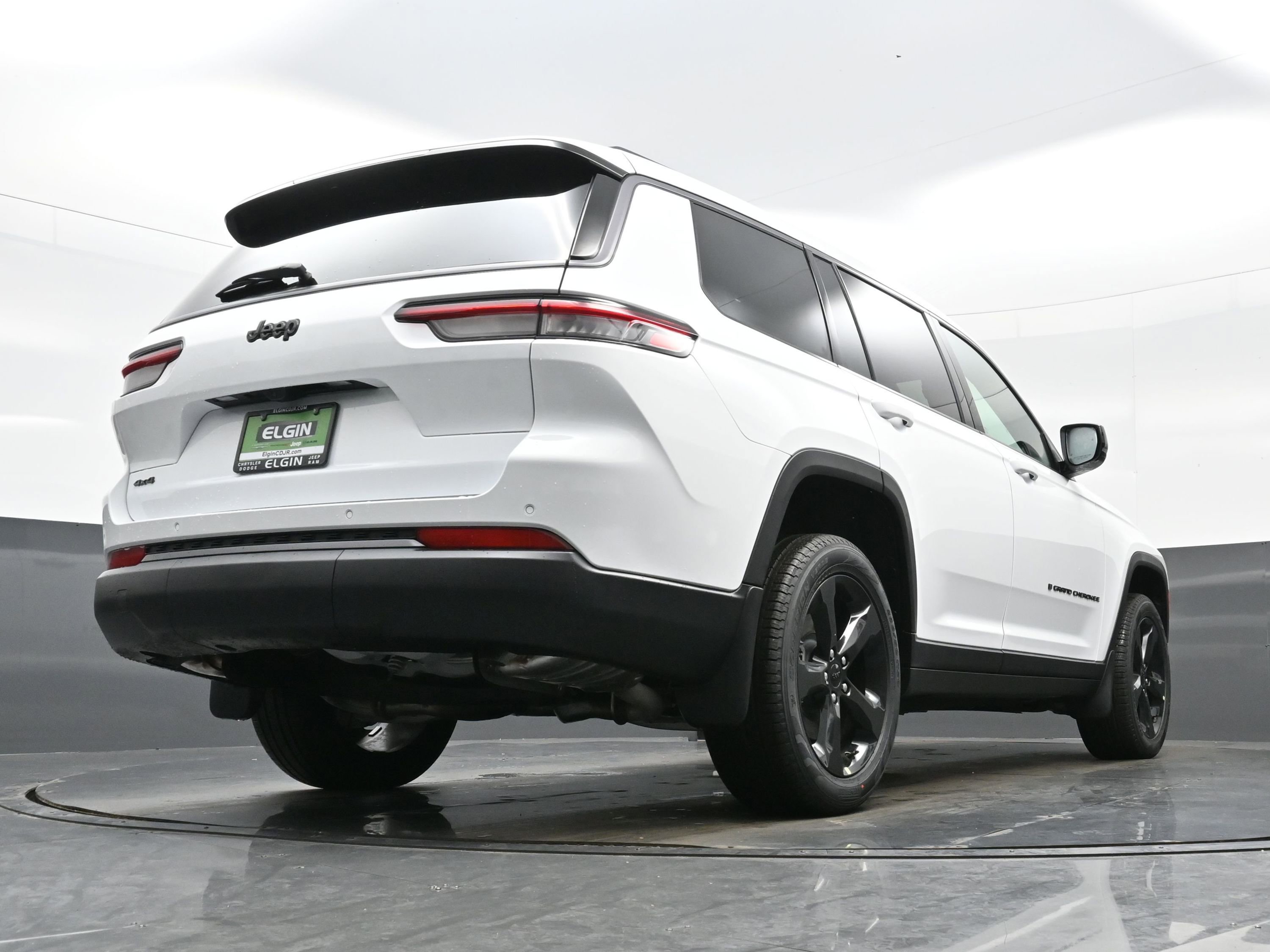 New 2026 Jeep Grand Cherokee L Limited w/ Limited Altitude Package AWD/4WD image 16