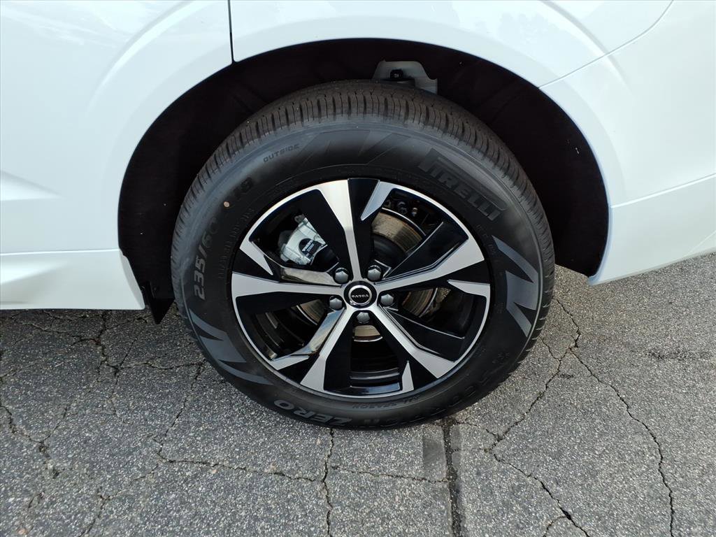 New 2026 Volvo XC60 B5 Core w/ Climate Package image 9