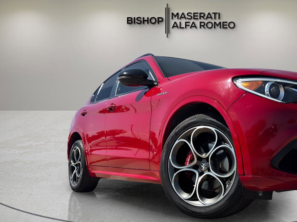 Used 2022 Alfa Romeo Stelvio Veloce image 4