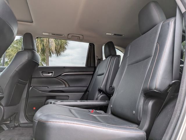 Used 2014 Toyota Highlander Limited FWD image 25