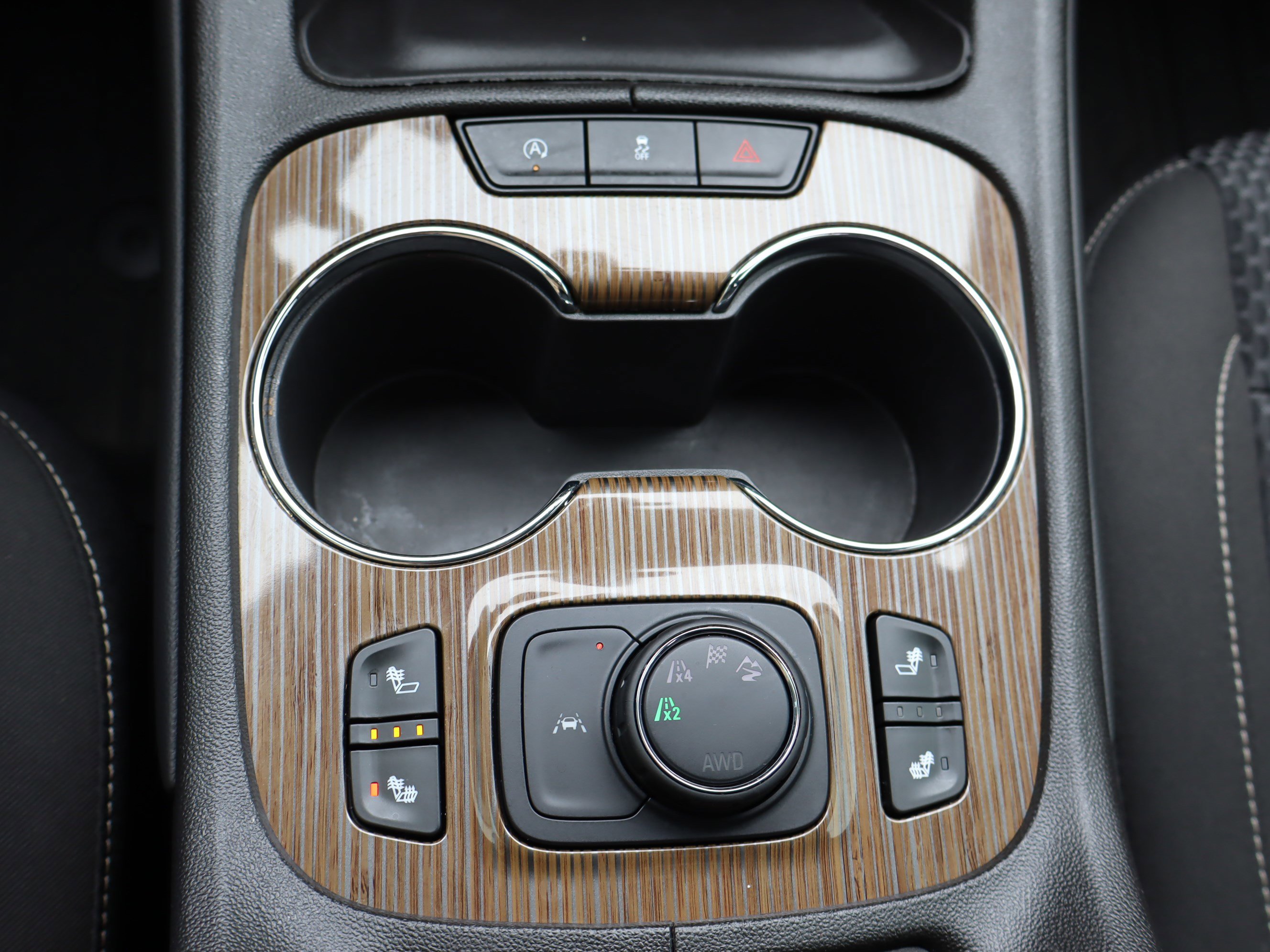 Certified 2023 GMC Acadia SLE w/ Driver Convenience Package image 28