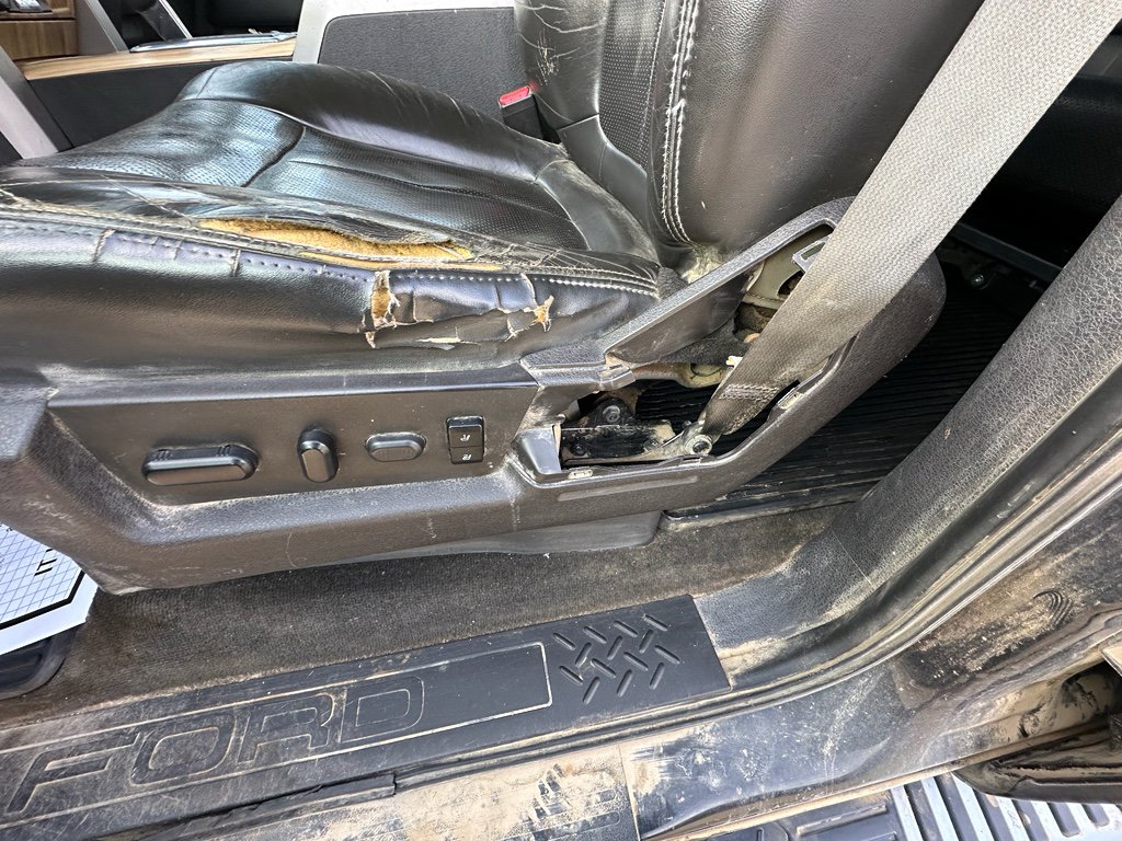 Used 2011 Ford F150 Lariat w/ Lariat Chrome Pkg image 16