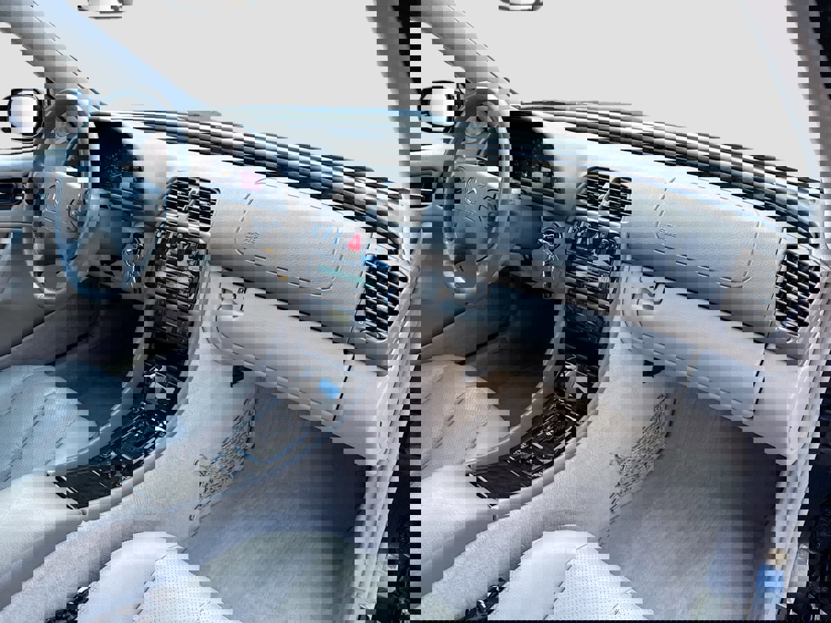 Used 2001 Mercedes-Benz CLK 430 Coupe image 26