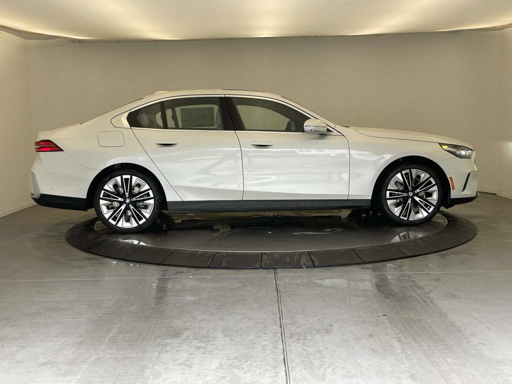 New 2027 BMW 530i xDrive AWD/4WD image 6