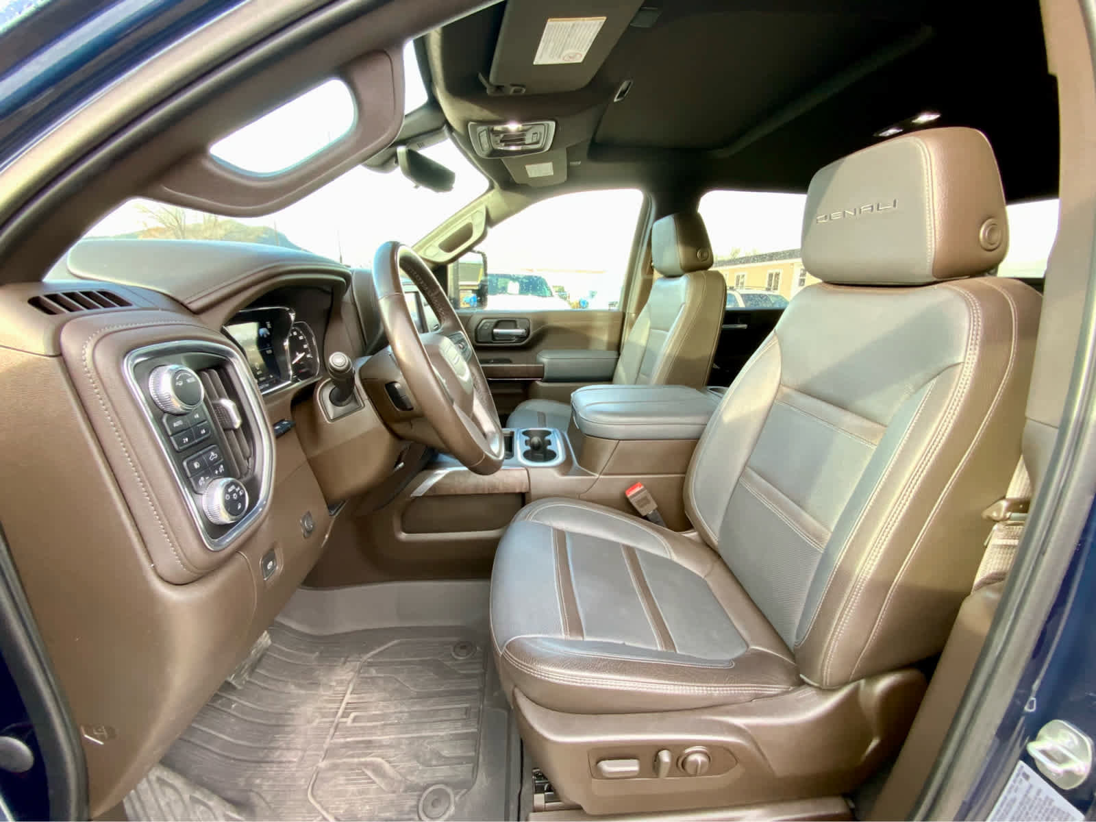 Used 2023 GMC Sierra 3500 Denali w/ Denali Ultimate Package image 24