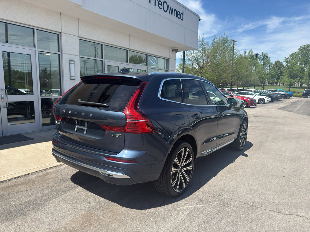 Used 2023 Volvo XC60 B5 Ultimate w/ Climate Package image 3