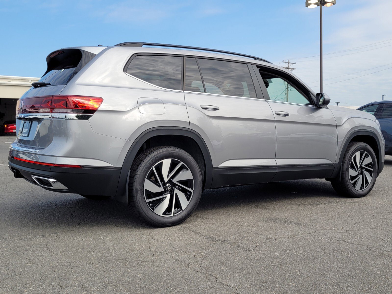 New 2026 Volkswagen Atlas SE image 3