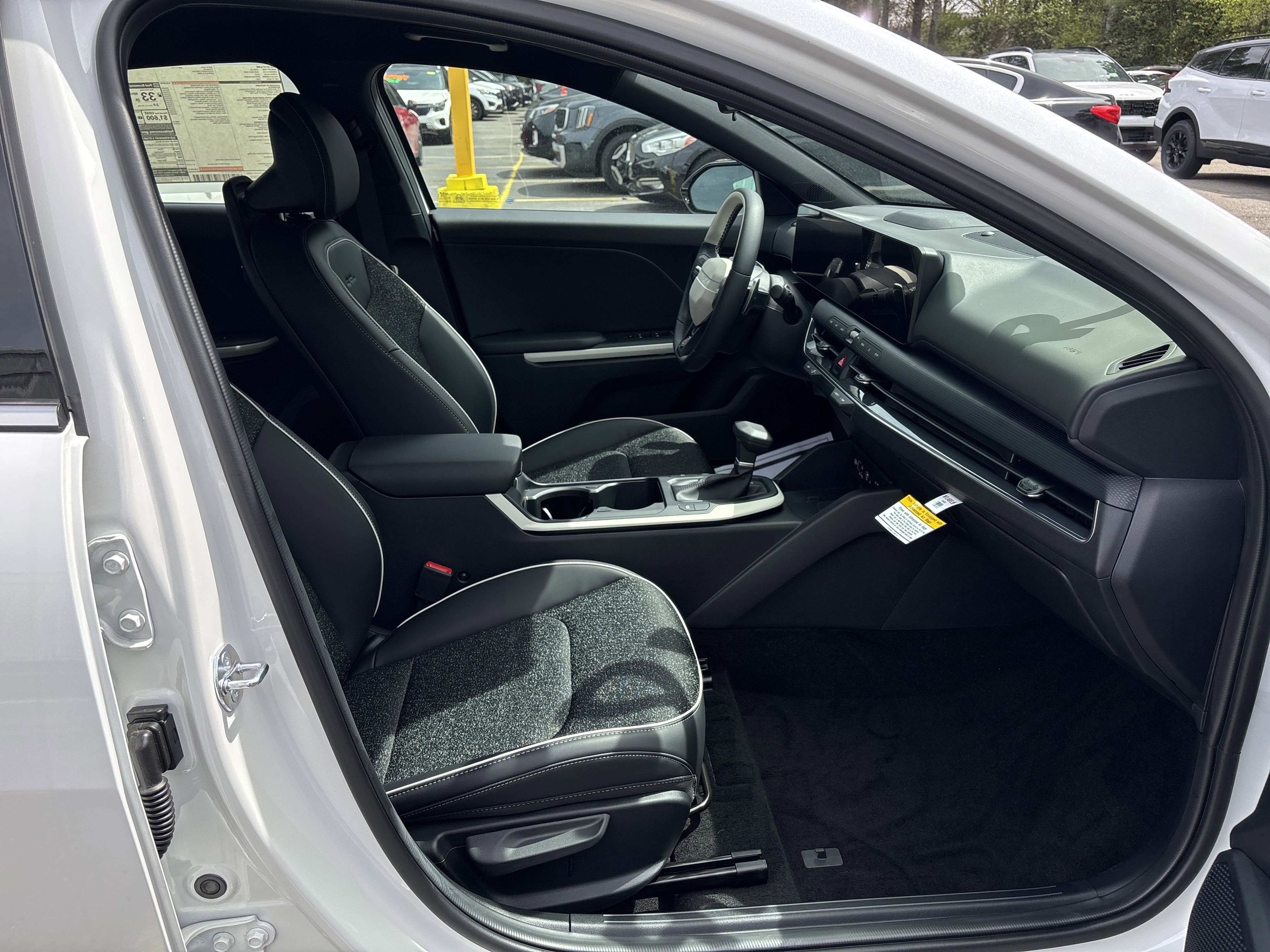 New 2025 Kia K4 GT-Line image 35