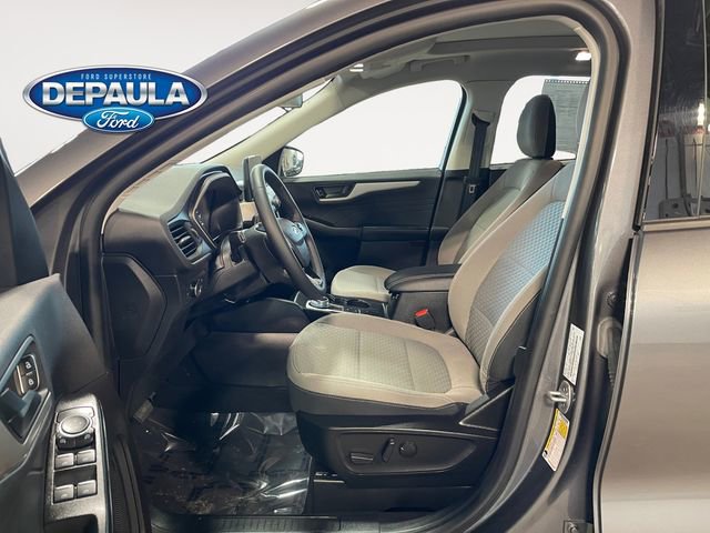 Used 2022 Ford Escape SE w/ SE Sport Appearance Package image 11