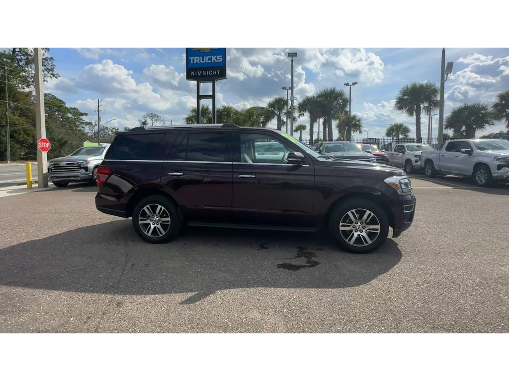 Used 2024 Ford Expedition Limited image 9