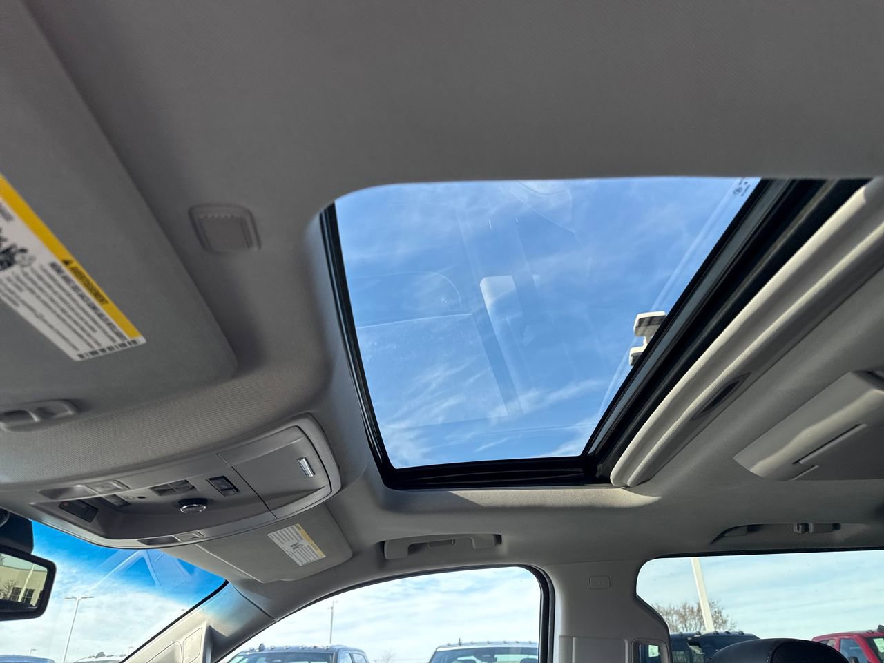 Used 2015 GMC Yukon XL Denali w/ Premium Package image 14