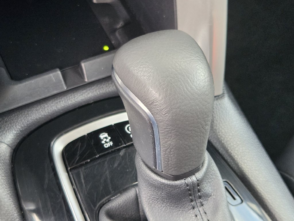 Used 2025 Toyota Corolla Cross XLE FWD image 21