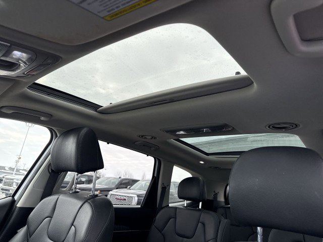 Used 2024 Kia Telluride SX w/ Towing Package image 16