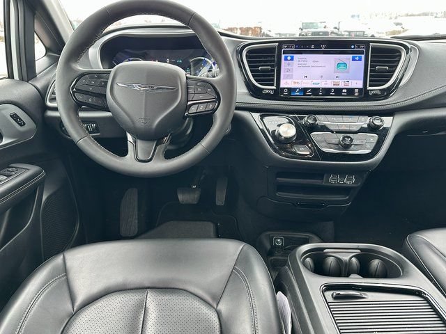 Used 2024 Chrysler Pacifica Limited FWD image 11