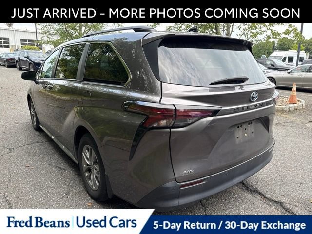 Used 2023 Toyota Sienna XLE w/ XLE Plus Package AWD/4WD image 9