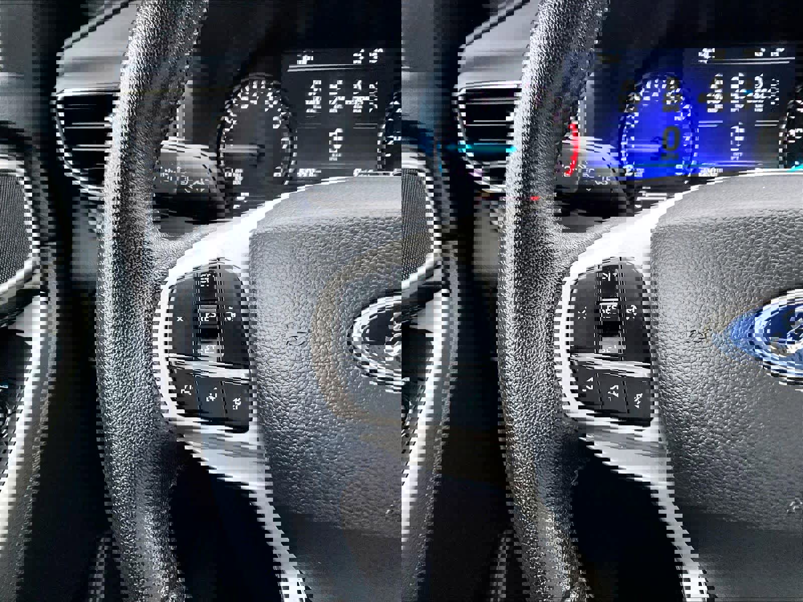 Used 2022 Ford Explorer XLT w/ Equipment Group 202A image 24