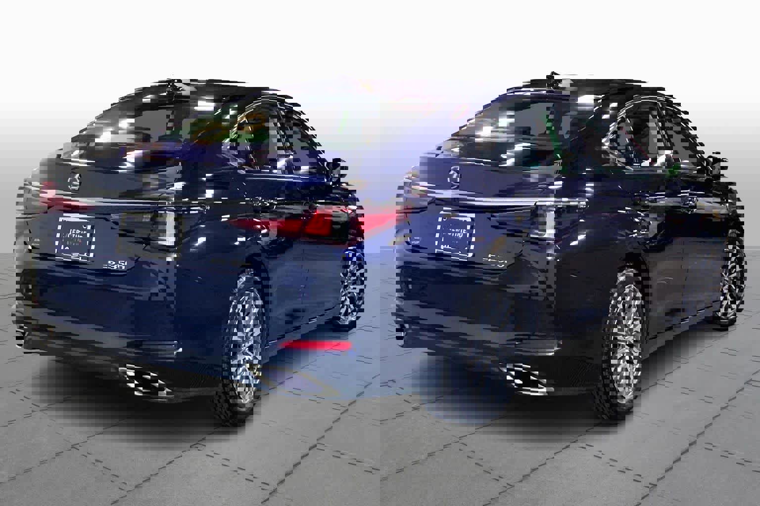 Certified 2024 Lexus ES 350 w/ Accessory Package (Z2) image 13