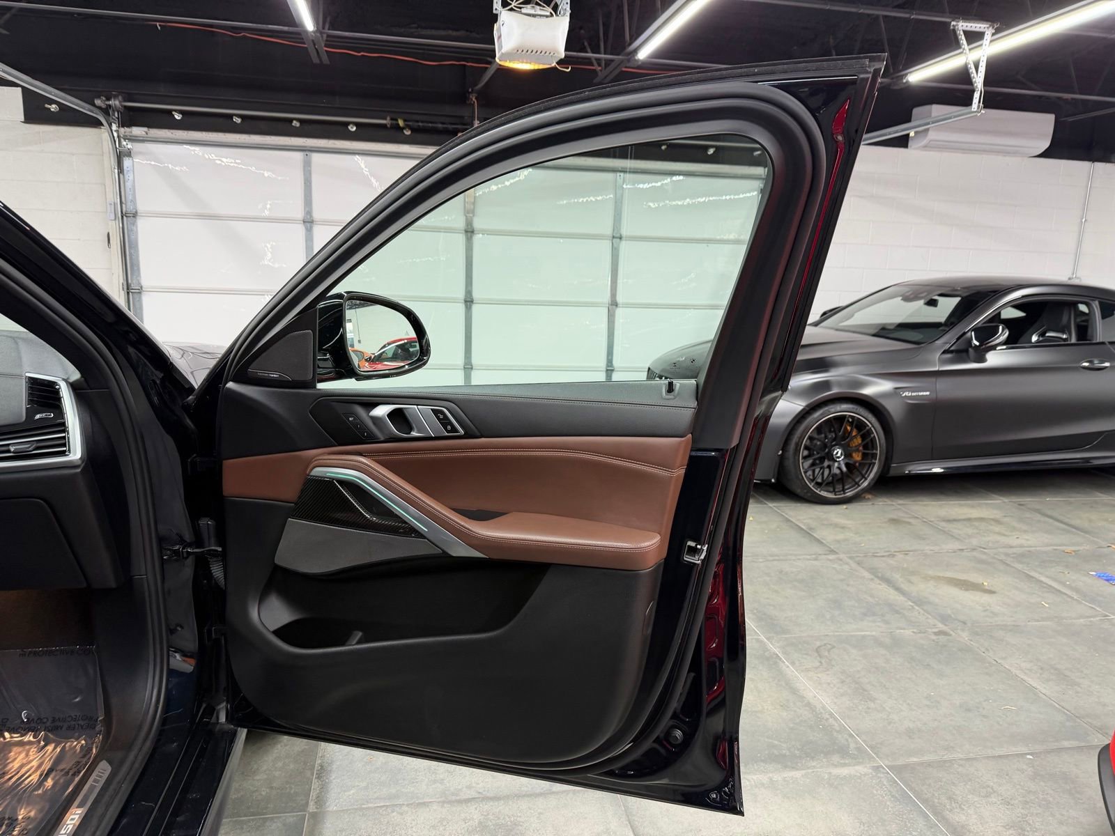 Used 2021 BMW X6 M50i image 24