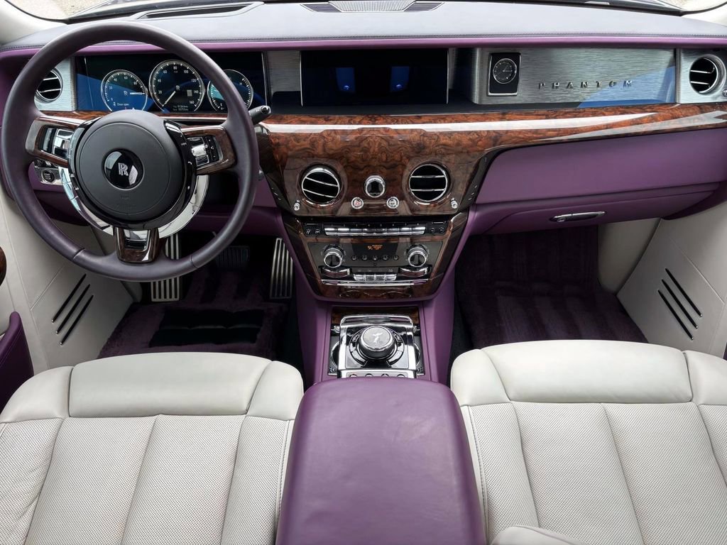 Used 2019 Rolls-Royce Phantom Sedan image 4