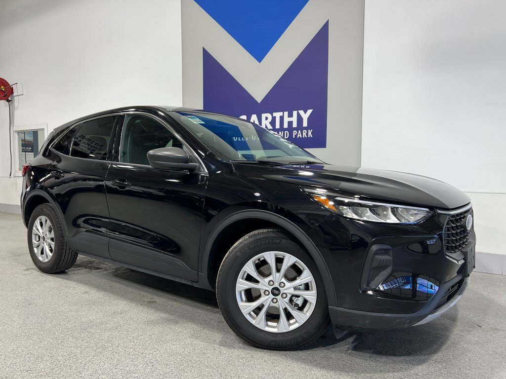 Used 2024 Ford Escape Active image 2