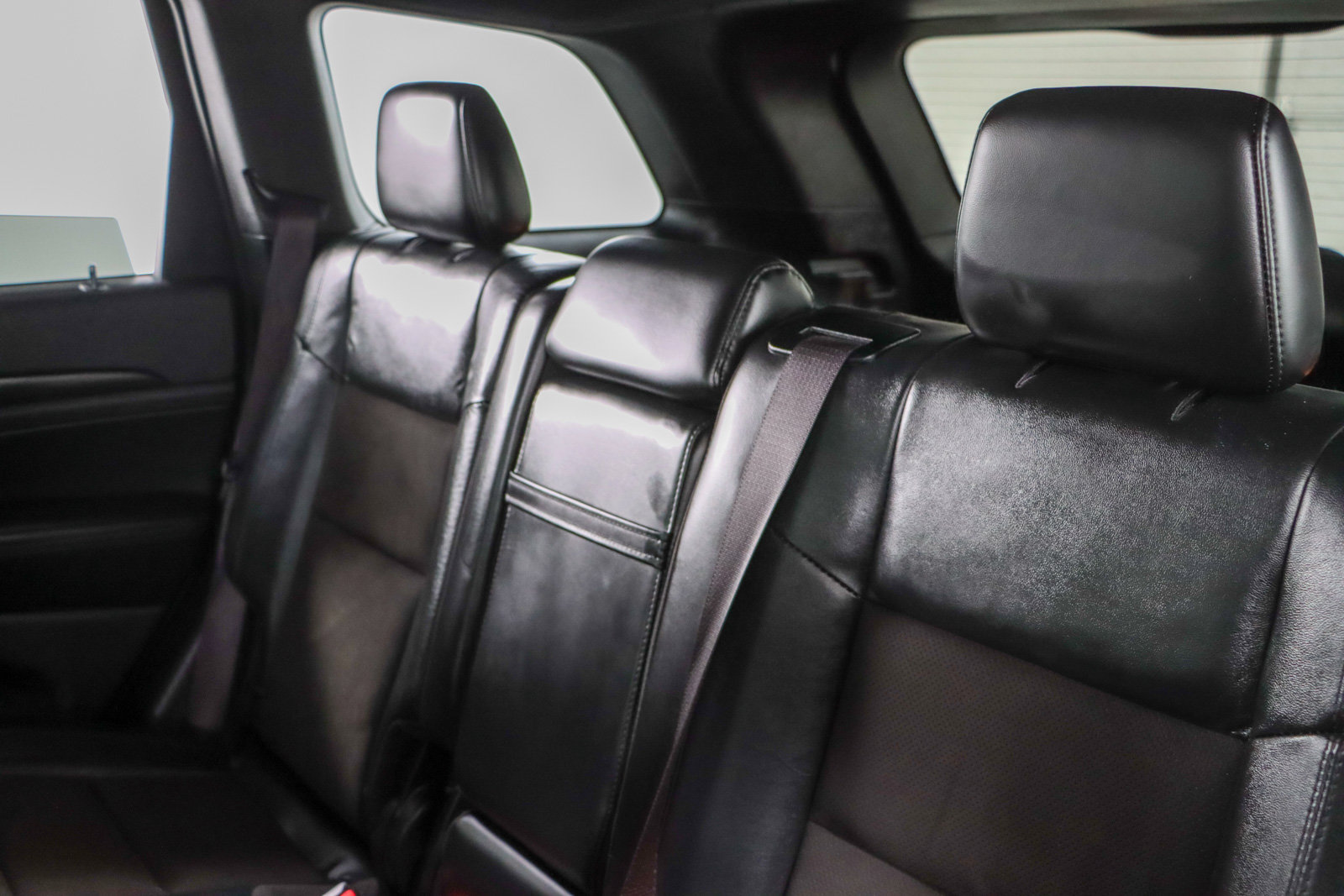 Used 2020 Jeep Grand Cherokee Altitude RWD image 24